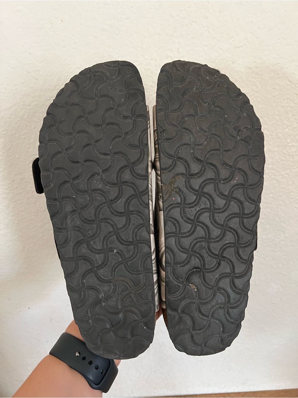 Birkenstock Arizona Birko-Flor Color: Marbletwirl Black/White Sandal Size 7 - Picture 12 of 16